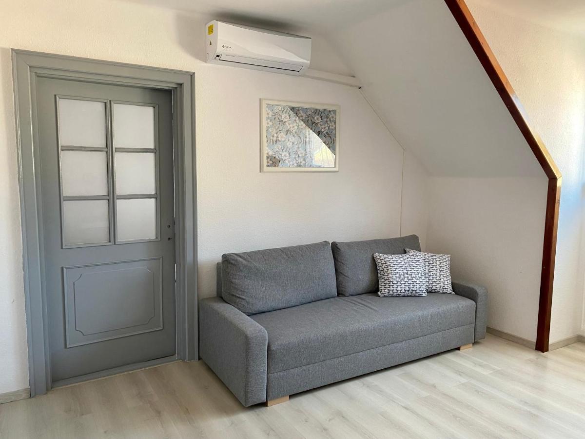 Pacsirta Apartman Grand Eger Buitenkant foto