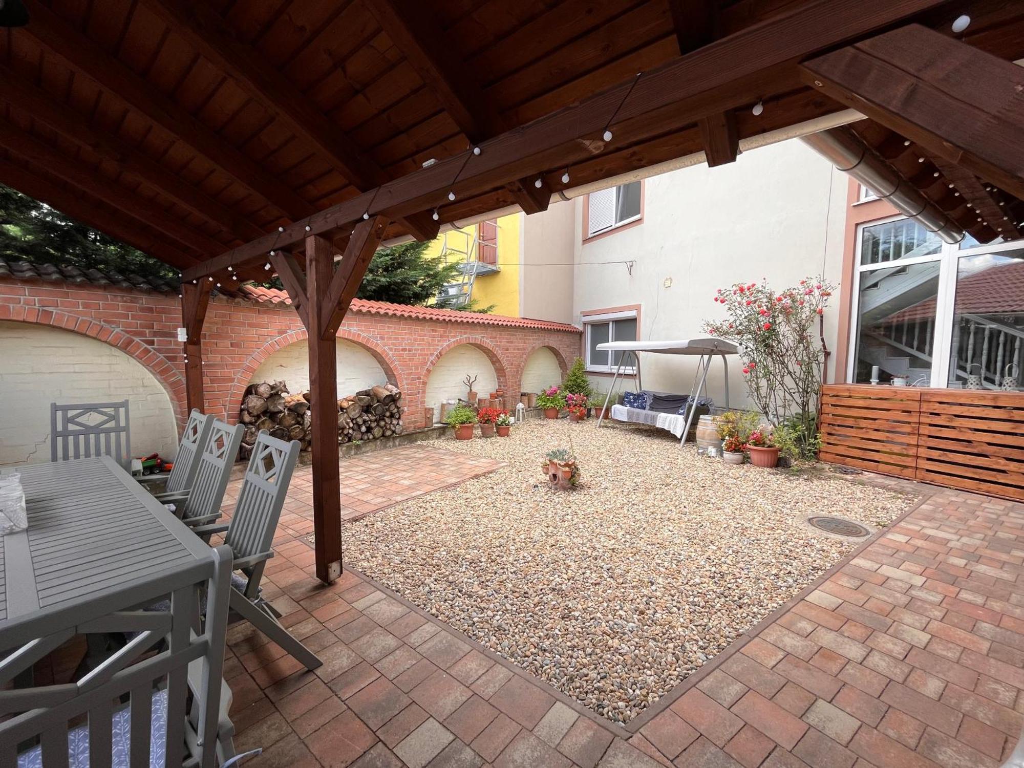 Pacsirta Apartman Grand Eger Buitenkant foto