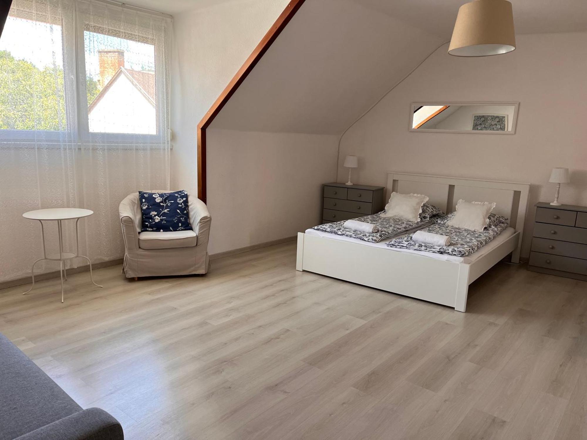 Pacsirta Apartman Grand Eger Buitenkant foto