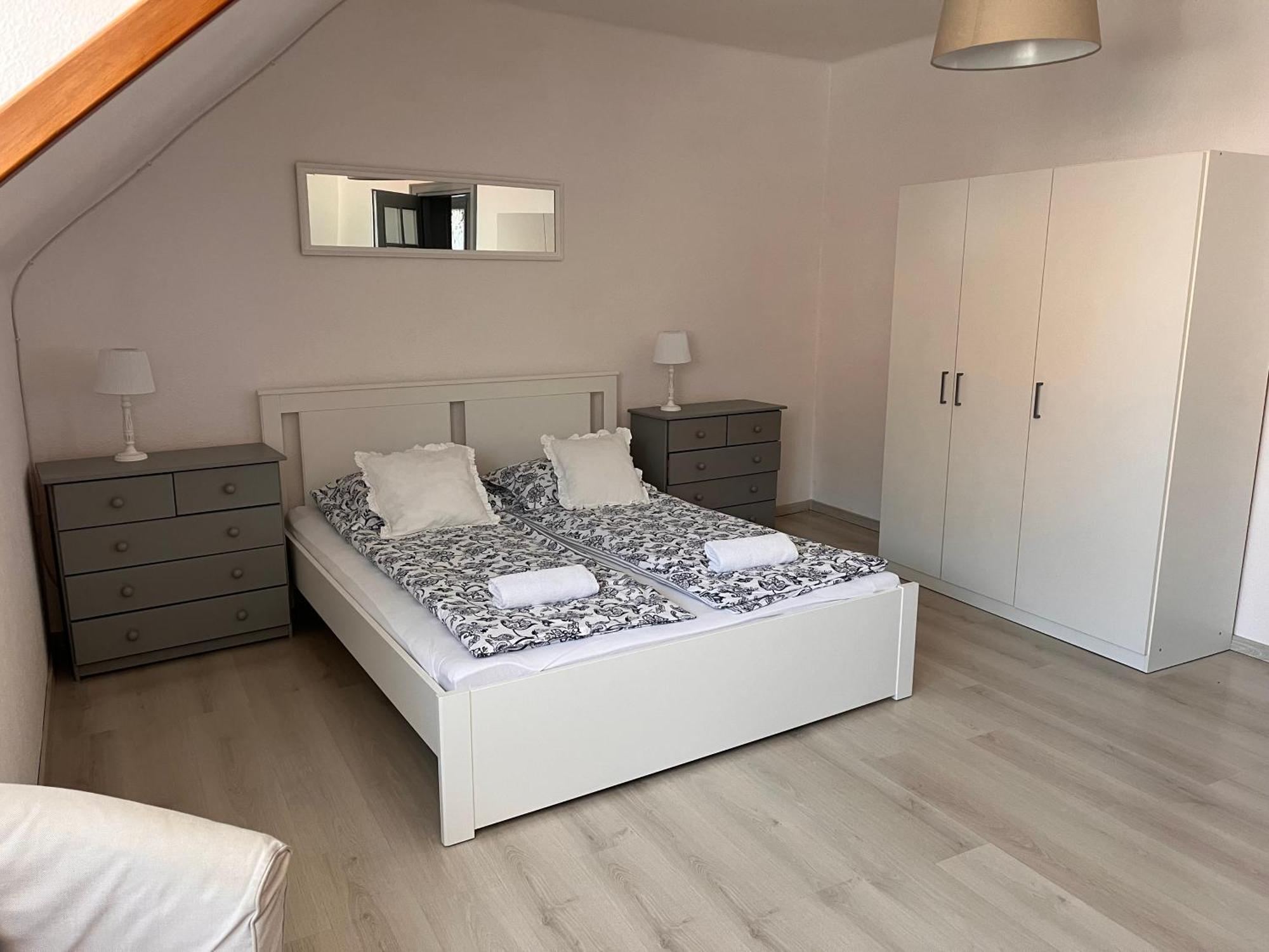 Pacsirta Apartman Grand Eger Buitenkant foto