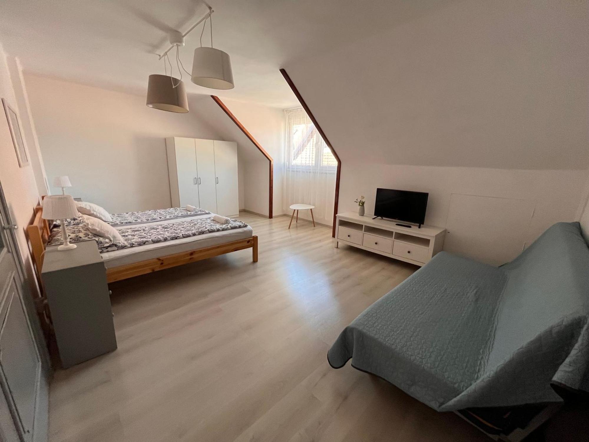 Pacsirta Apartman Grand Eger Buitenkant foto